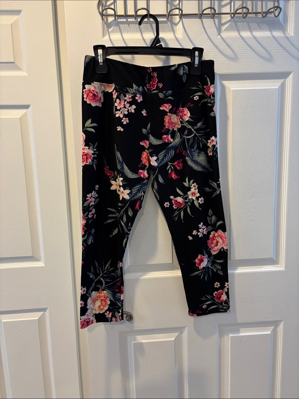 Black Floral Pull-On Leggings